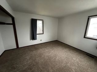 213 28th Ave W #4, Milan, IL 61264