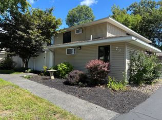 73 Yorkshire Dr, East Greenbush, NY 12061