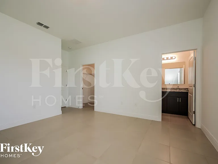 318 Aster Ct — Photo 8