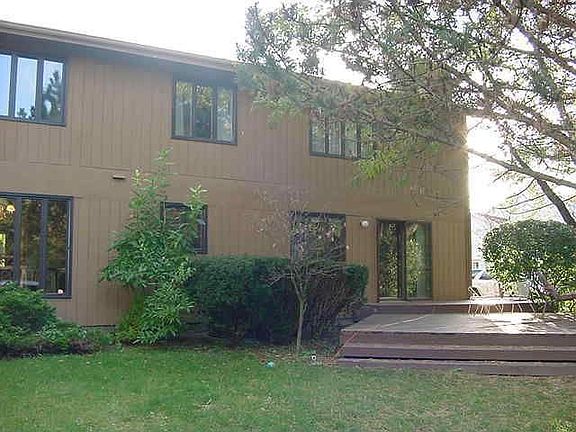 3rd image of 601 Oak Knoll Dr