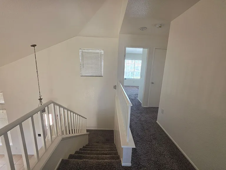 1354 Carriage Ln — Photo 13