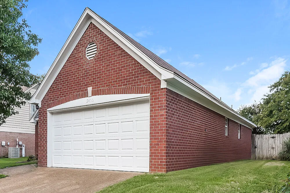 3 bed, 2.0 bath, 1633 sqft, $1,865 — Photo 4