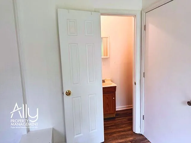 Ivy Hill Lane 648 #8 - 8 — Photo 4