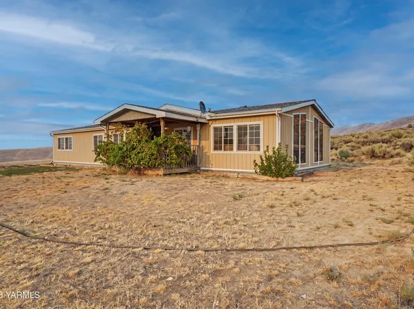 2200 Sage Trail Rd, Yakima, WA 98901