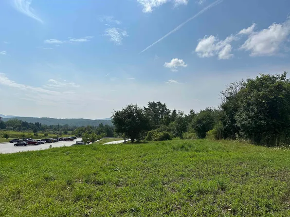 220 Gloria Avenue, Rutland Town, VT 05701