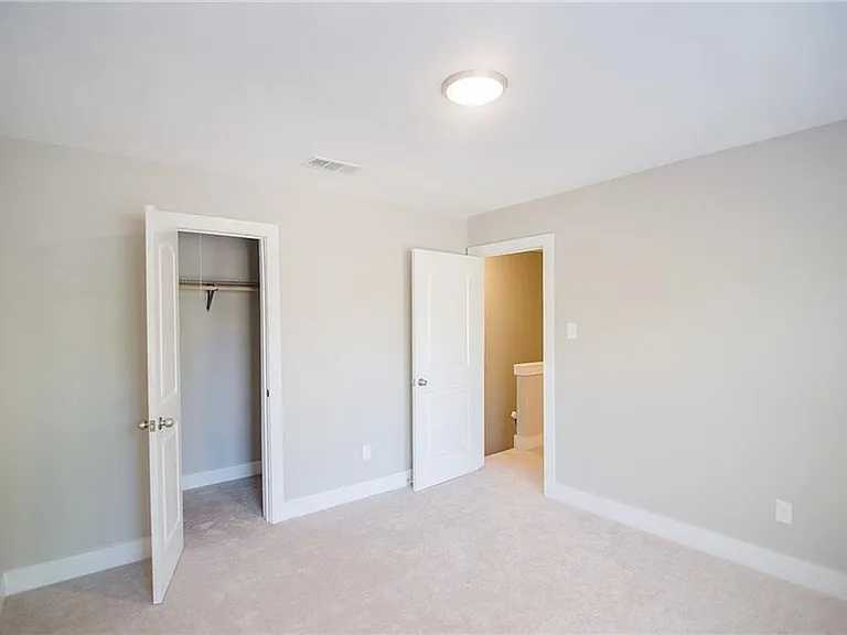 11901 Alpheus Ave #B — Photo 15