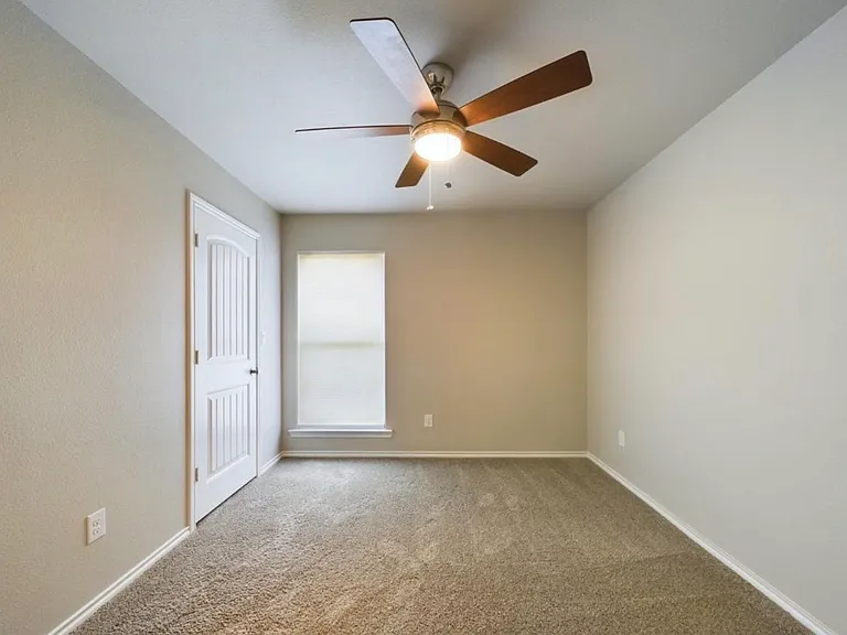 2911 Urbana Pl — Photo 10