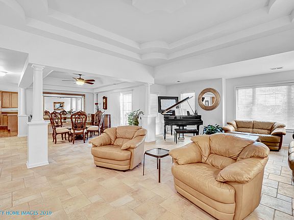 5th image of 2202 Medinah Ct #B