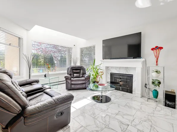 1225 Merklin St #101, White Rock, BC V4B 4B8