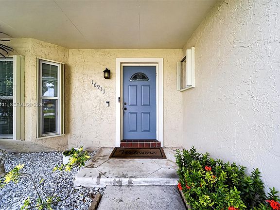 5th image of 16931 SW 109th Ave