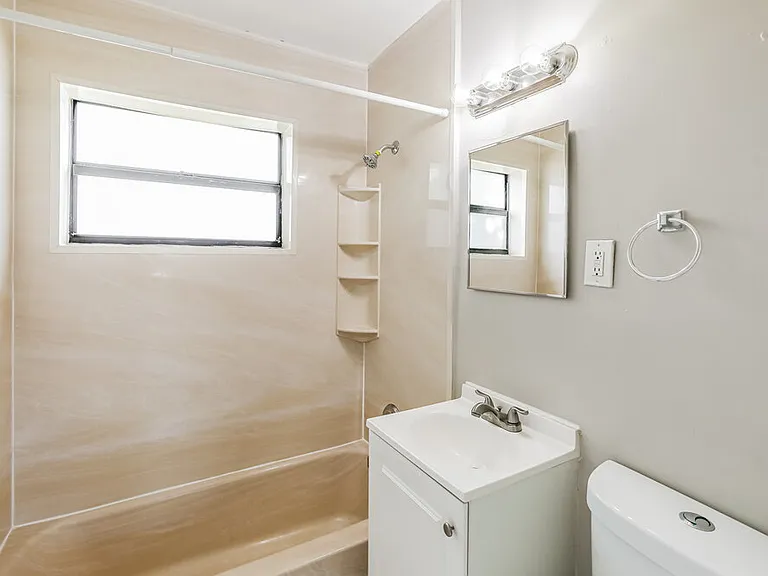 2797 NE 12th Ave — Photo 14