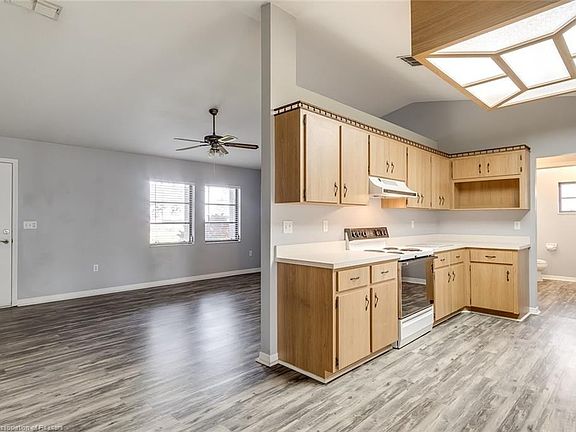 4th image of 116 Cypress Point Ter