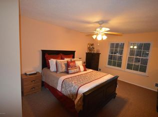 204 Owls Nest Ct, Jackson, NJ 08527