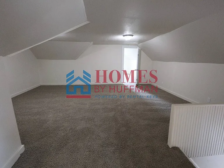 1319 Uhlhorn St — Photo 18
