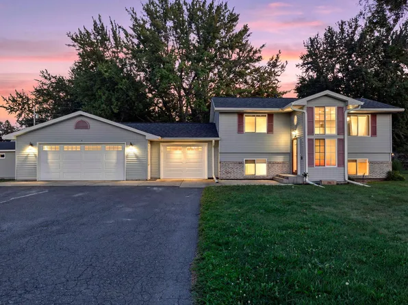 720 W 2nd St, Rush City, MN 55069