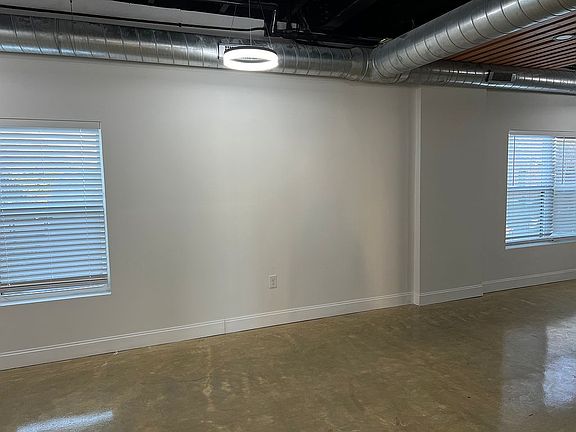 3rd image of 809 Montana St #1202