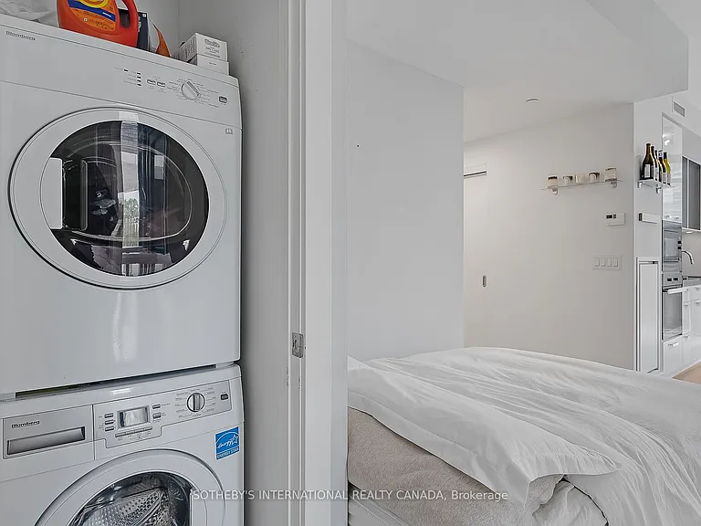 32 Davenport Rd #315 — Photo 17