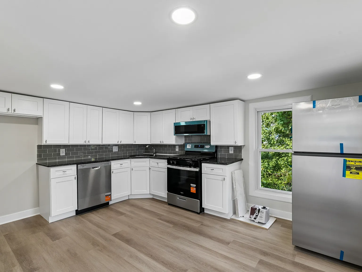 3 bed, 1500 sqft, $2,950 — Photo 2