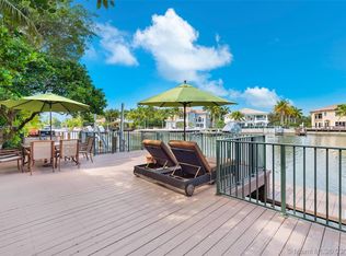 1051 Waterside Ln, Hollywood, FL 33019