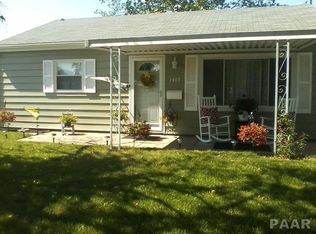 1403 Bellaire St, Pekin, IL 61554