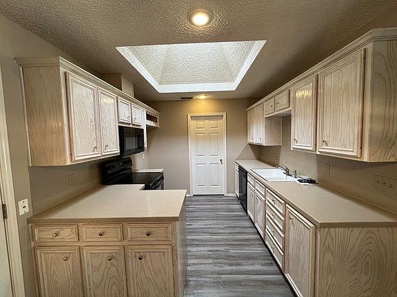 5th image of 6601 Brentwood Ave