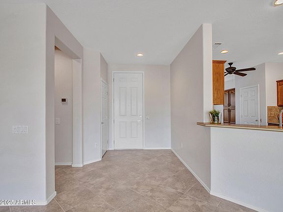 5th image of 20914 N BARBERRY Lane