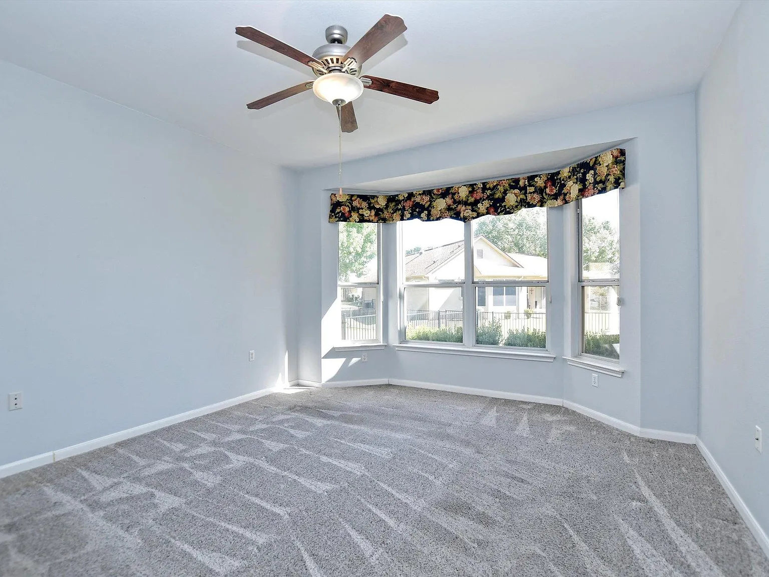 2 bed, 2.0 bath, 1330 sqft, $1,895 — Photo 4