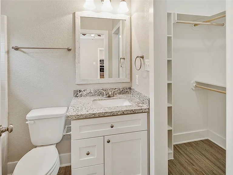 1410 Holleman Dr — Photo 11