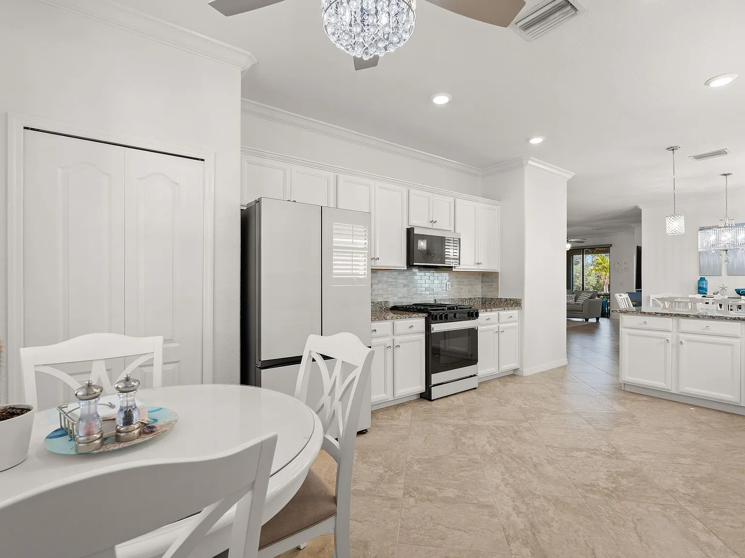 3 bed, 1649 sqft, $2,780 — Photo 3