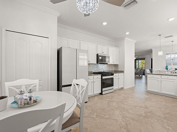 3rd image of 17233 Blue Ridge Pl