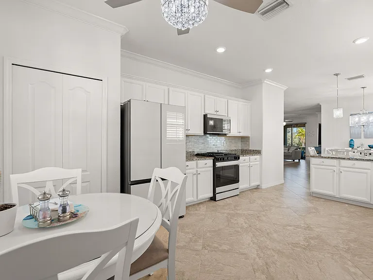 17233 Blue Ridge Pl — Photo 3