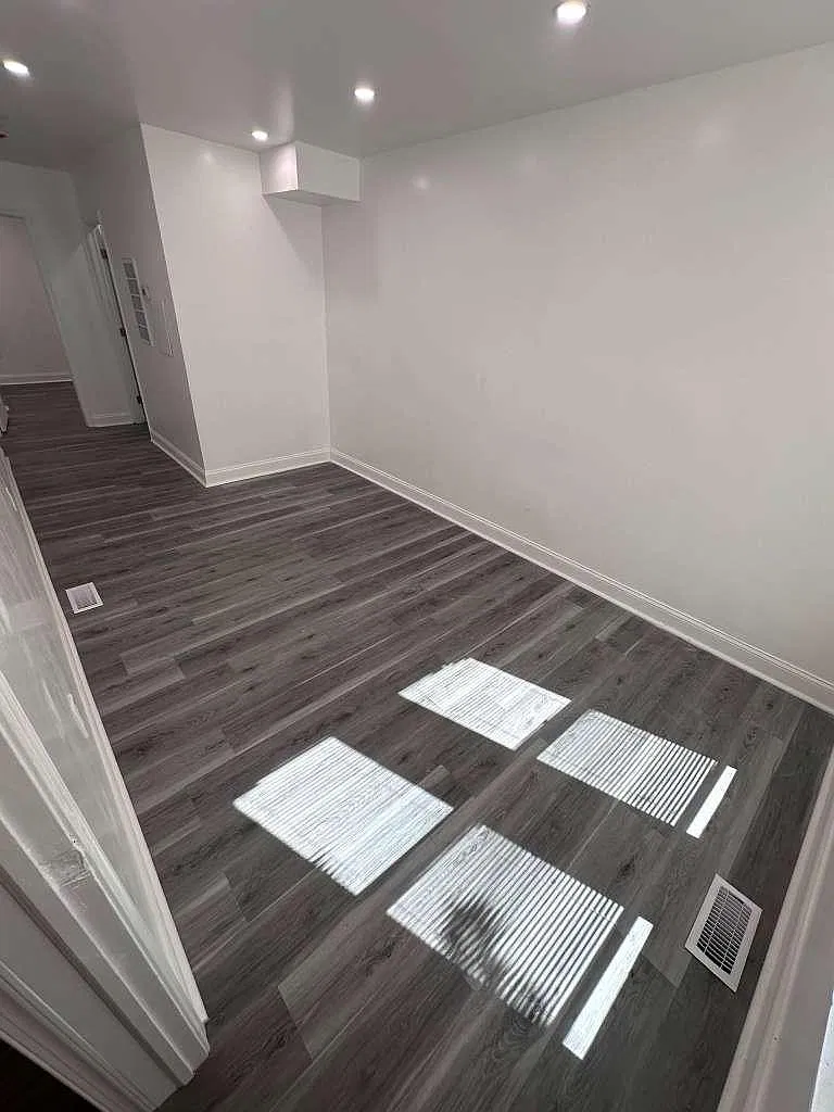 4 bed, $2,400 — Photo 1