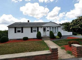 30 Roundway Dr, Coventry, RI 02816