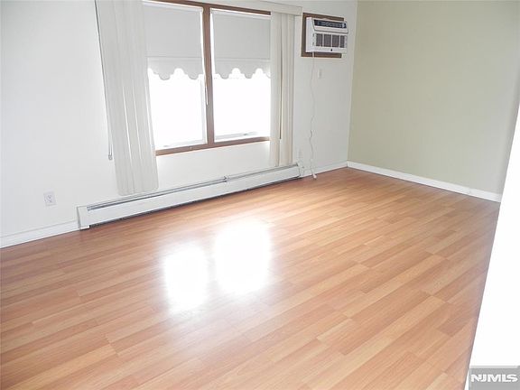2nd image of 453 Liberty St APT 11