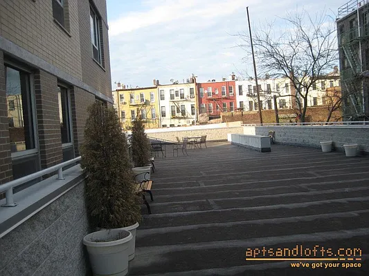 Rented by aptsandlofts.com | media 18