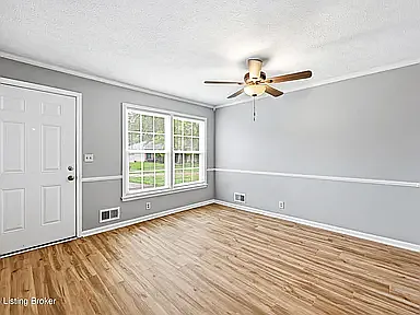 6900 Heavrin Ave — Photo 7