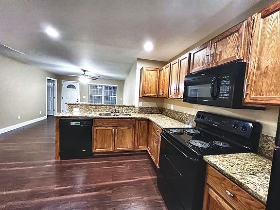 4th image of 55 Cherrywood Ct #16
