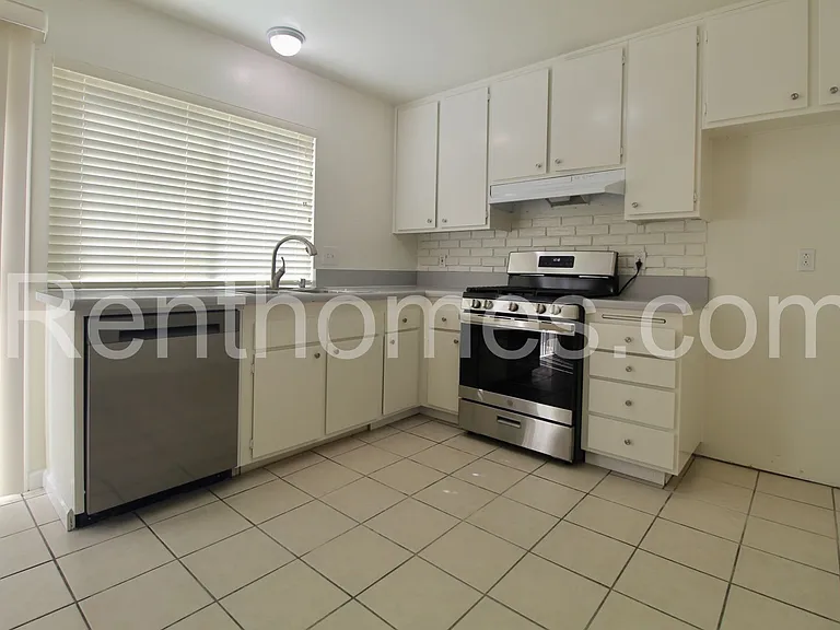 8957 Bogata Cir — Photo 4