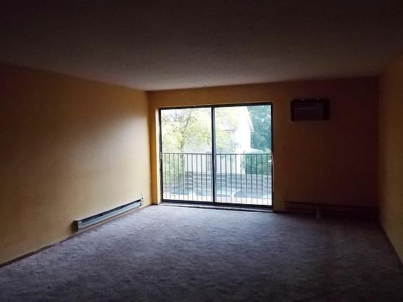 3rd image of 925 30th Ave S APT 205