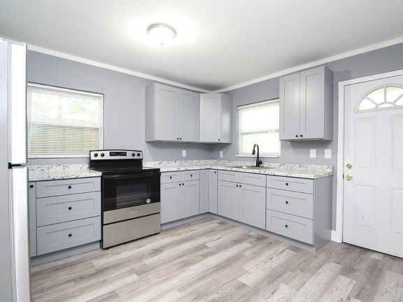 4th image of 612 Mills Ave #A