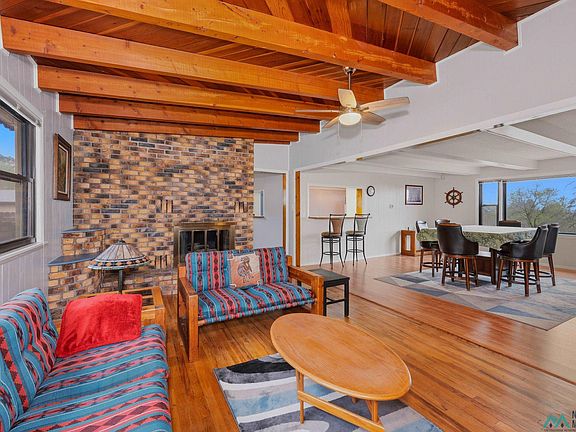 4th image of 1044 Nelson Rd