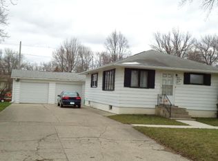 1221 E North St, Algona, IA 50511