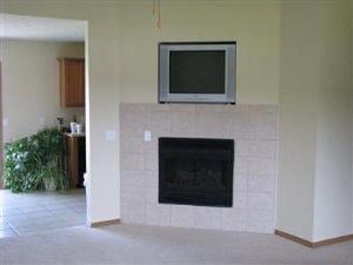 3rd image of 138 Lace Bark Ave