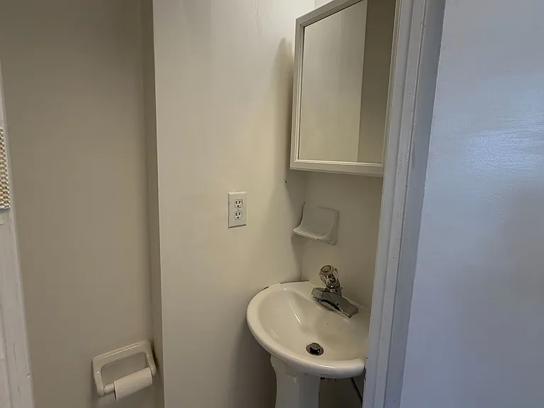 730 Queensbridge Dr — Photo 7
