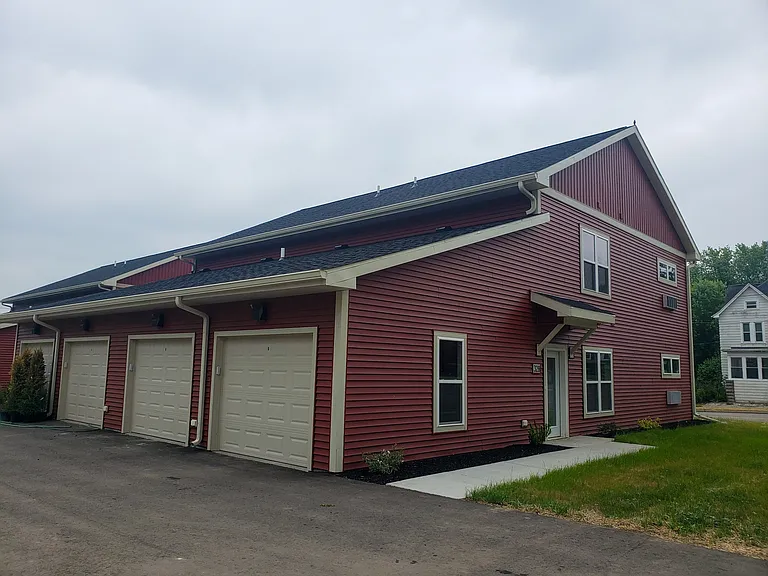 320 W Main St — Photo 17