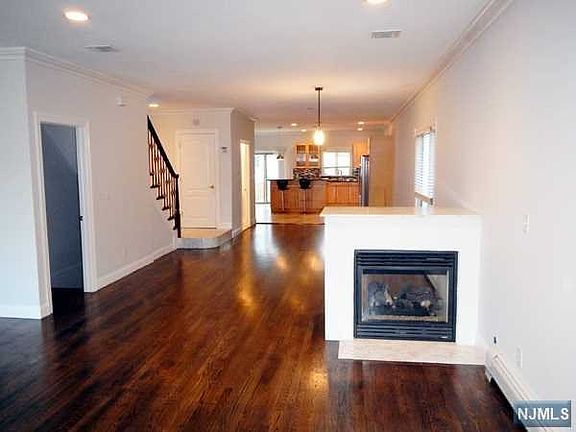 2nd image of 252 Franklin Ave