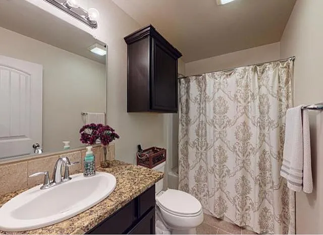 1404 Wrangler Ln — Photo 8