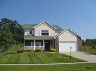 995 Forest Edge Dr, Coralville, IA 52241