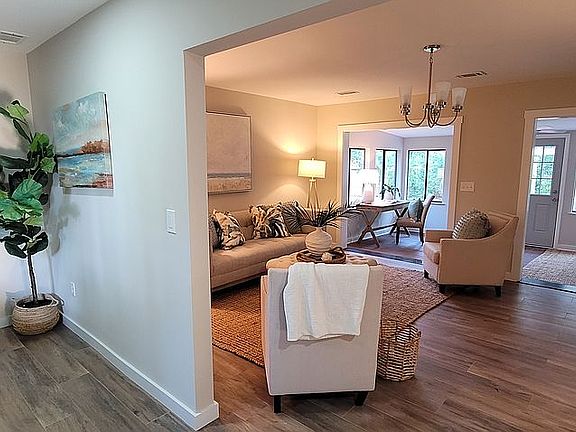 2nd image of 105 Spanish Pointe Dr