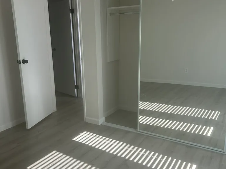 4361 Winona Ave #1 — Photo 12